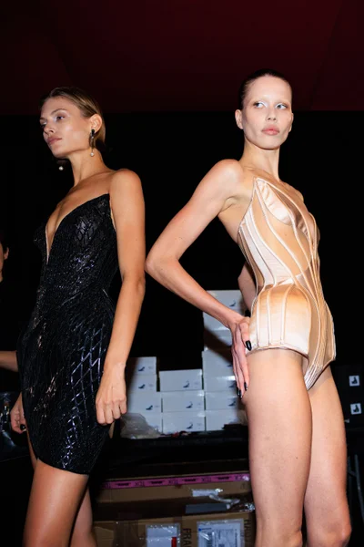 Look 17